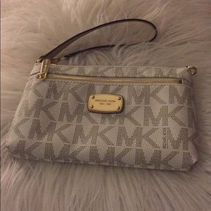 Michael kors wallet/ wristlet